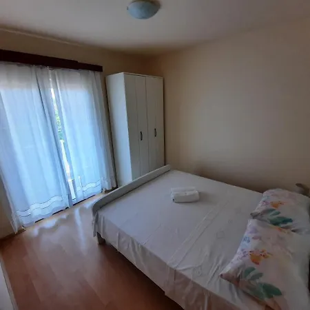 Garden House Apartment *