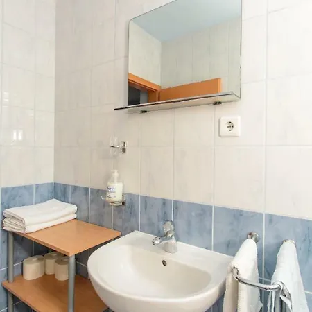 Garden House Apartment *