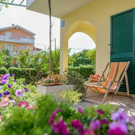 Garden House Kastela