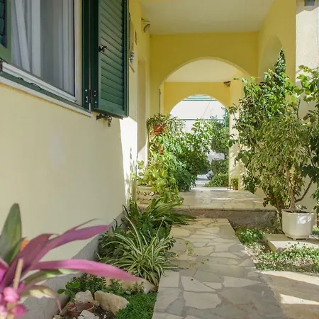 Garden House Kastela
